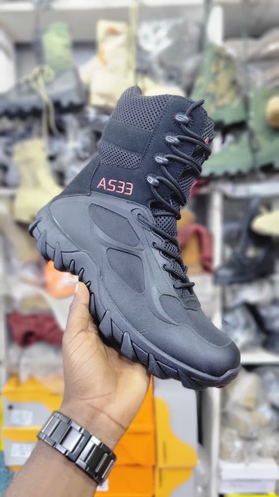 A533 Compact Stylish Long Neck Boots