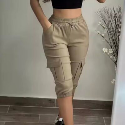 Women’s slim-fit capri trousers