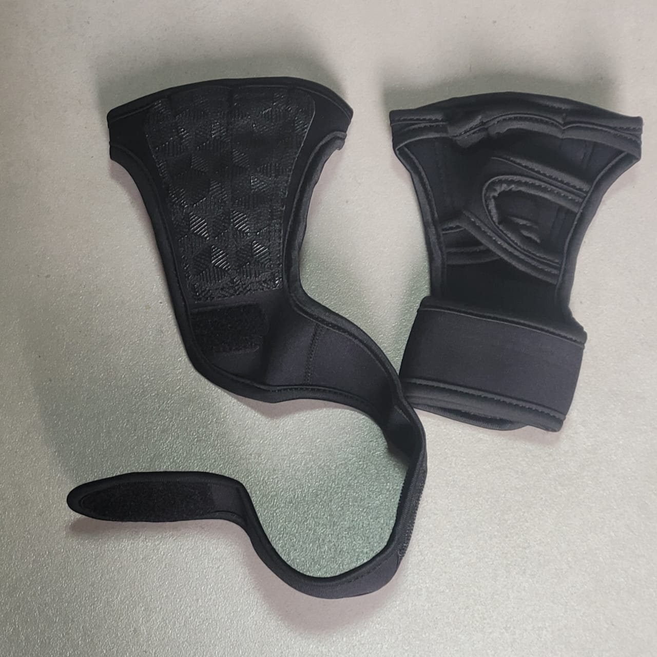 Palm Grip Gym Gloves - Image 4