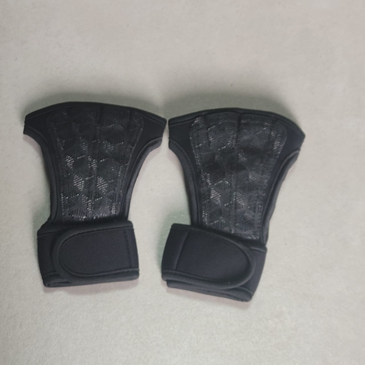 Palm Grip Gym Gloves - Image 7
