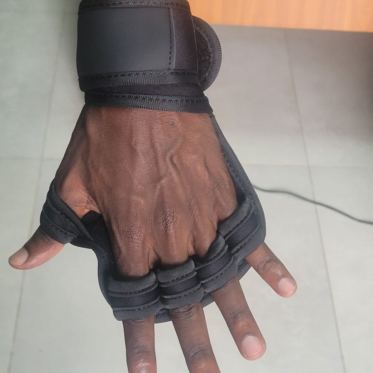 Wellgetfit Gym Gloves - Image 9