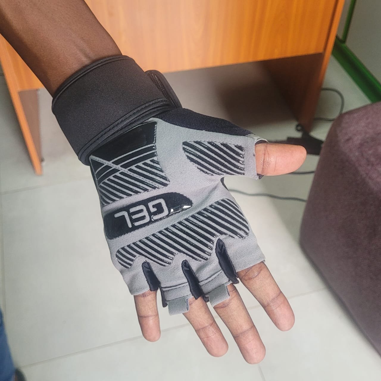 Pro Gel Fitness Glove - Image 3